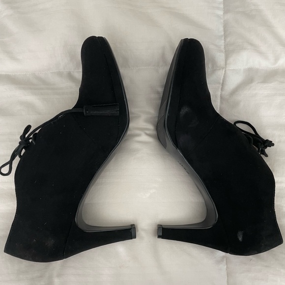 Naturalize size 10 heels - worn ONCE - Picture 2 of 6